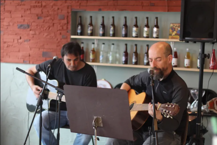 Concert au Lovegood café au Fayet